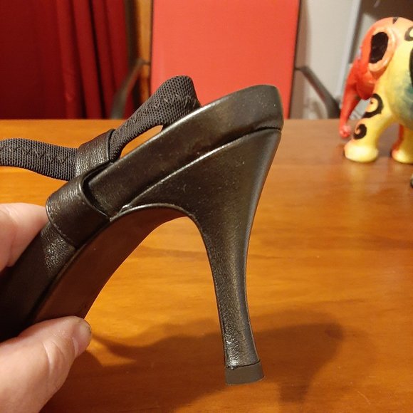 Slightly Used, but Look Perfect Donald J. Pliner Black/Dark Gray Strappy Sandal - Picture 7 of 9